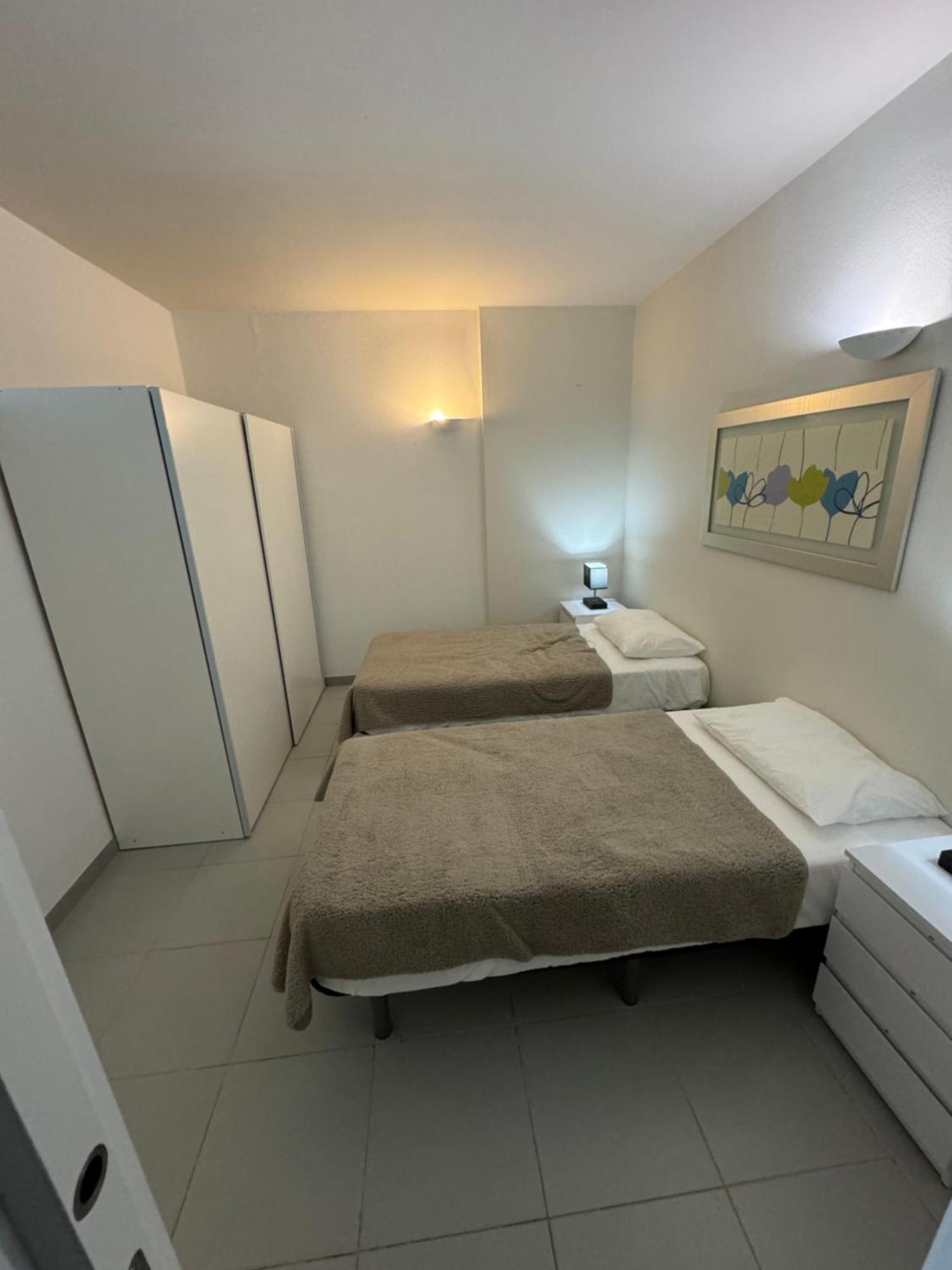 Newly Refurbished 2 Bed Appt Виламура Екстериор снимка