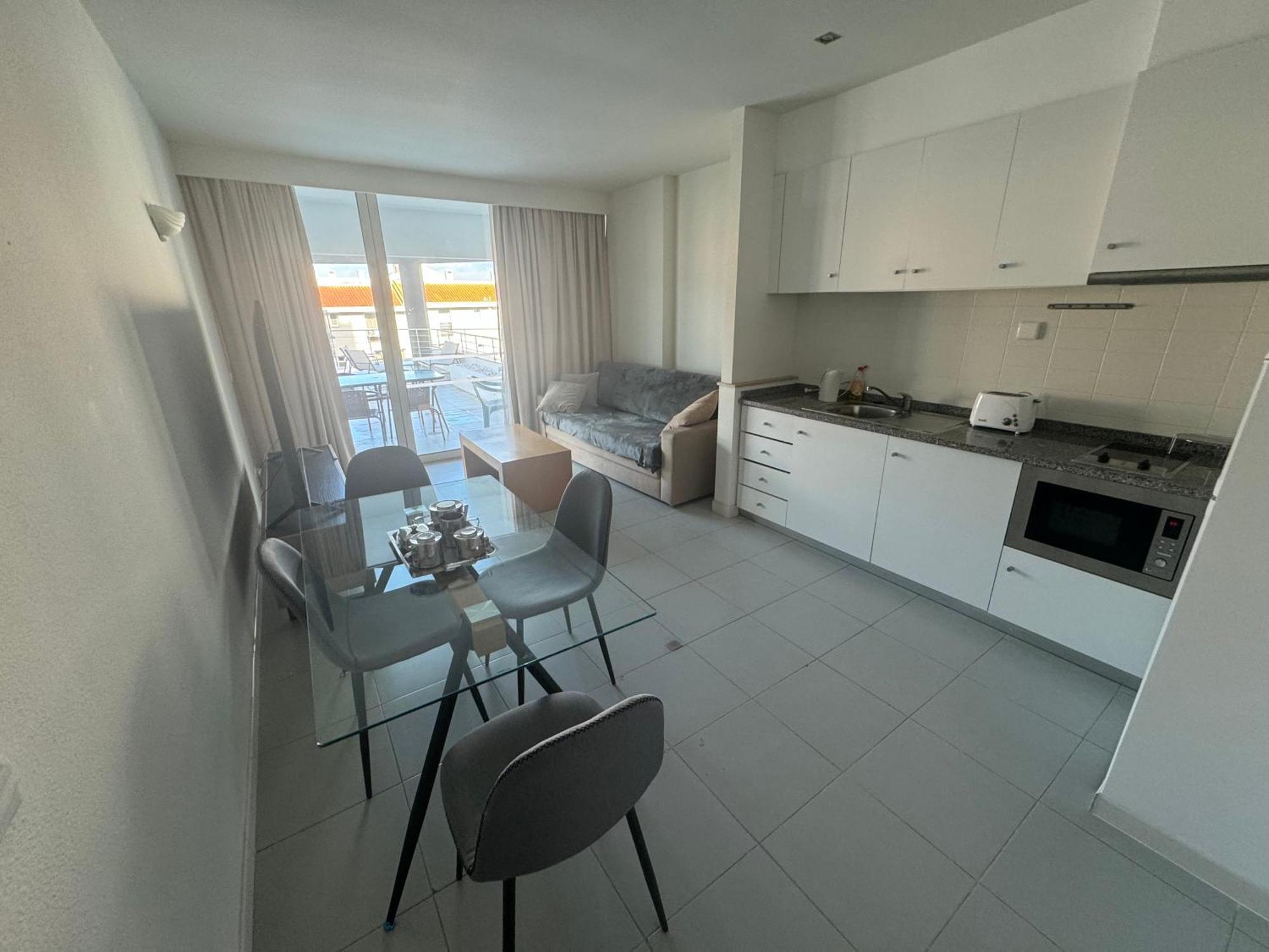 Newly Refurbished 2 Bed Appt Виламура Екстериор снимка