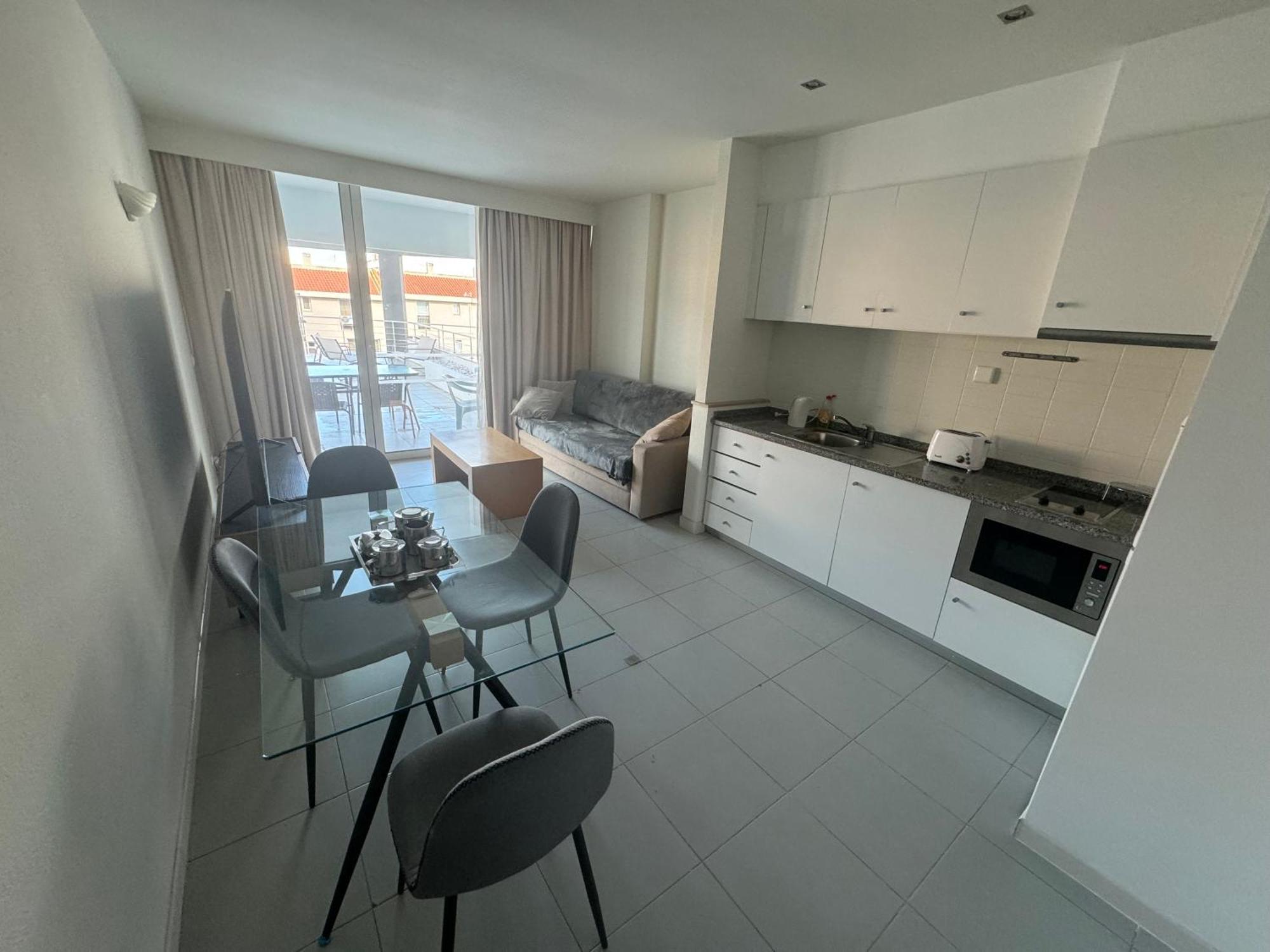 Newly Refurbished 2 Bed Appt Виламура Екстериор снимка