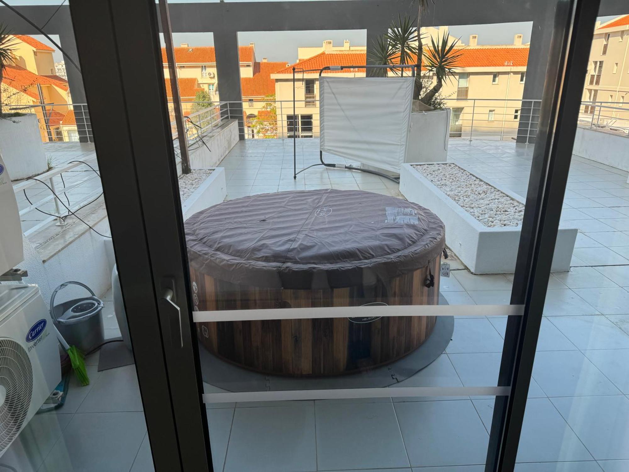 Newly Refurbished 2 Bed Appt Виламура Екстериор снимка