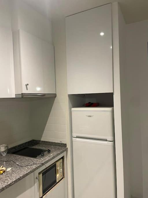 Newly Refurbished 2 Bed Appt Виламура Екстериор снимка