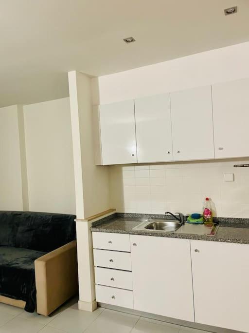 Newly Refurbished 2 Bed Appt Виламура Екстериор снимка
