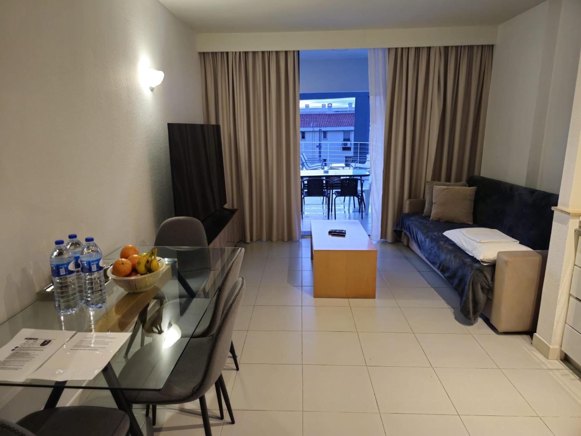 Newly Refurbished 2 Bed Appt Виламура Екстериор снимка